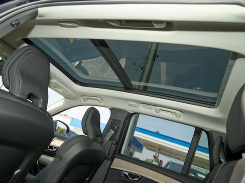 New 2025 Volvo XC90 B6 Plus w/ Protection Package image 19