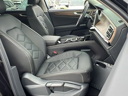 New 2026 Volkswagen Atlas SE image 10