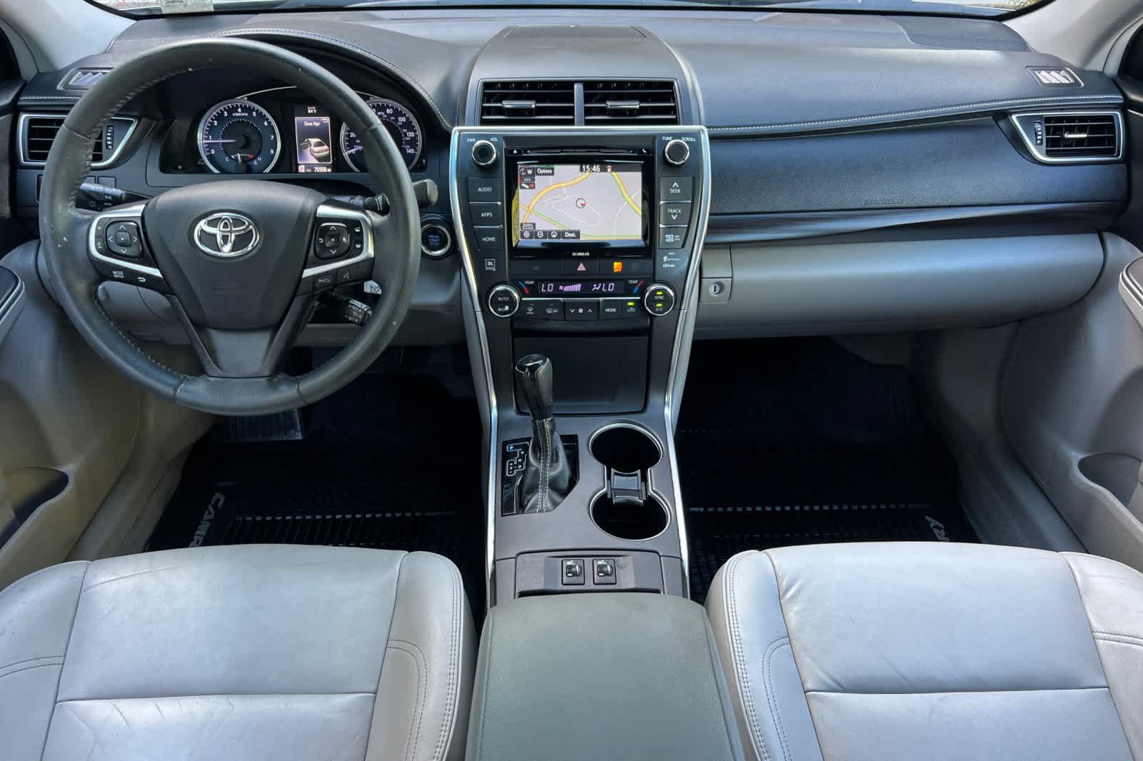 Used 2017 Toyota Camry XLE w/ Moonroof Package FWD image 3