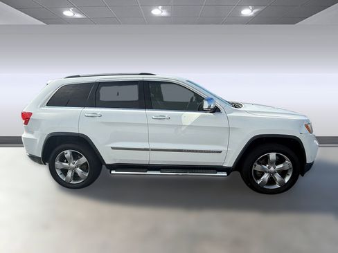 Used 2013 Jeep Grand Cherokee Overland w/ Advance Technology Group image 8