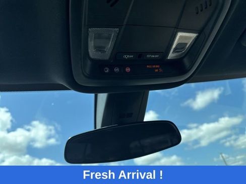 Used 2023 Chevrolet Traverse LS FWD image 10