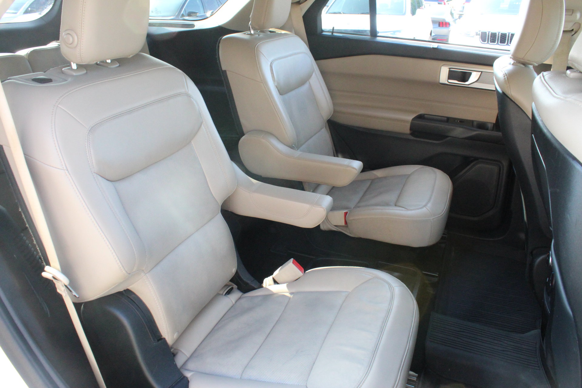 Used 2020 Ford Explorer Limited AWD/4WD image 34