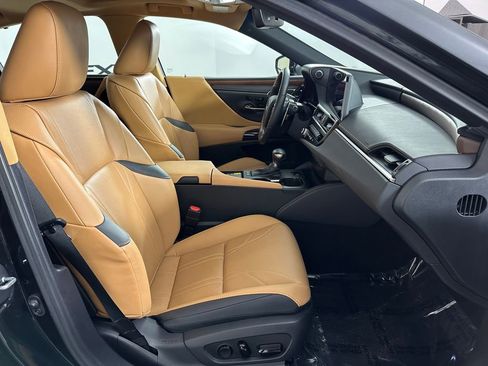 Used 2024 Lexus ES 300h Ultra Luxury w/ Accessory Package (Z1) image 22