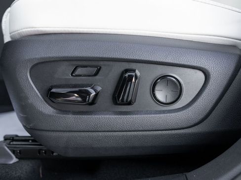 Used 2025 Lexus RX 350 w/ Convenience Package image 22