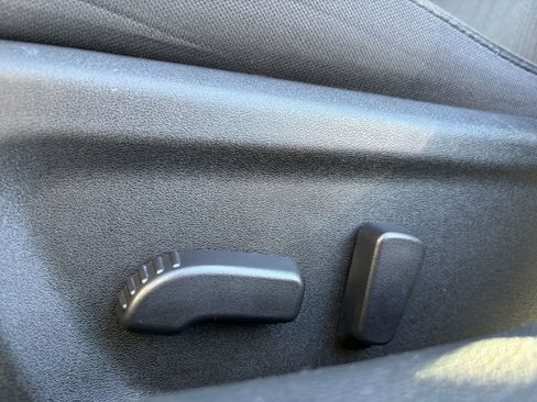 Used 2025 Nissan Altima 2.5 SV image 12