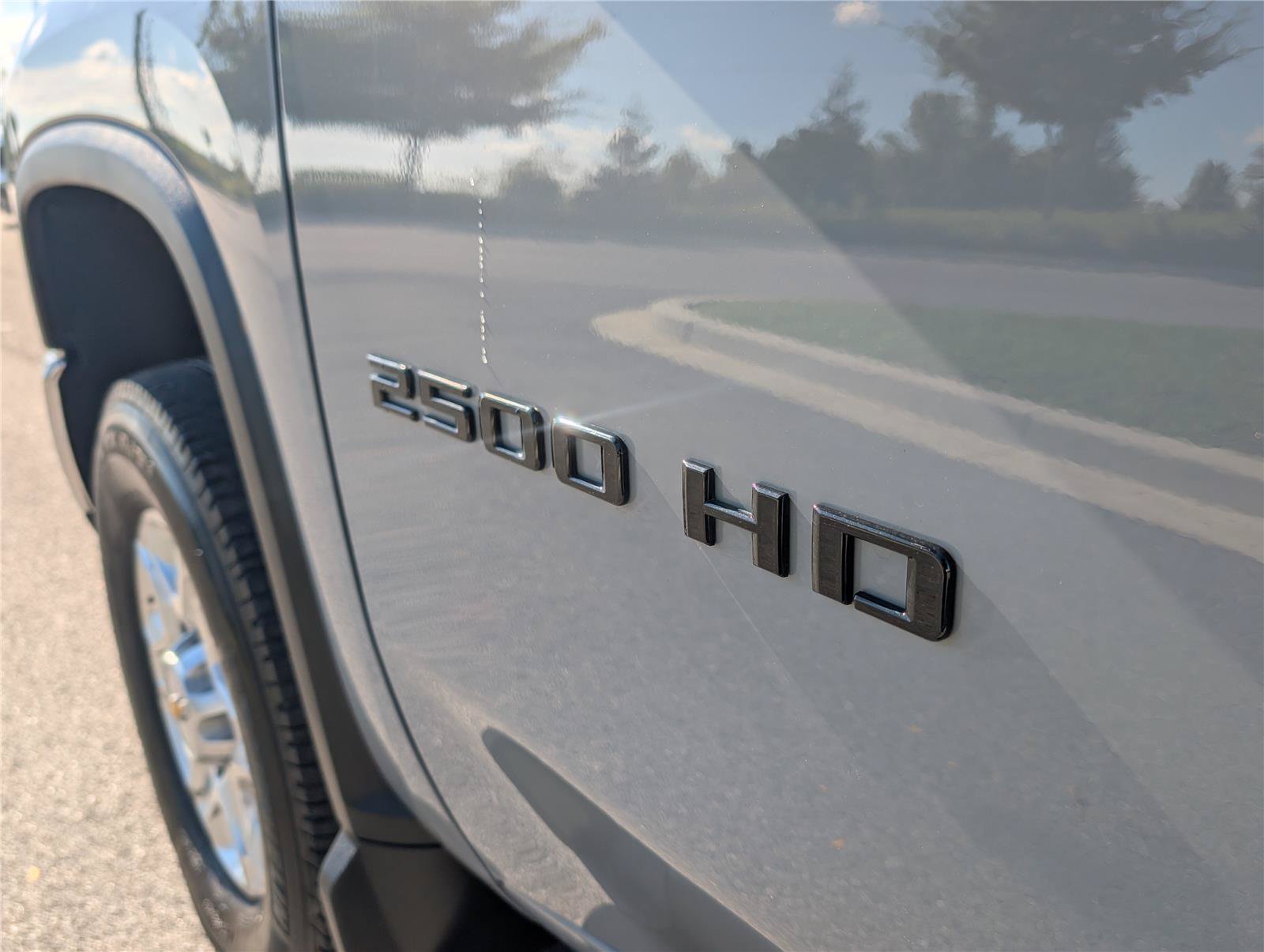 Used 2024 Chevrolet Silverado 2500 LT AWD/4WD image 12