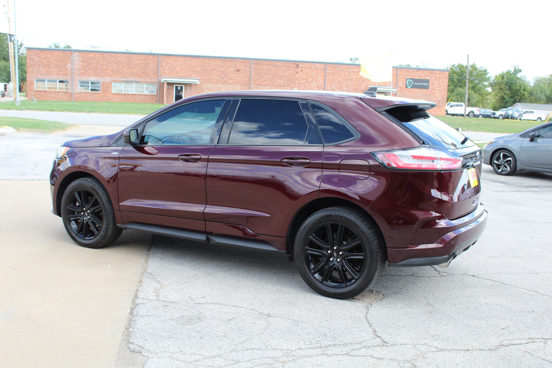 Used 2021 Ford Edge ST-Line FWD image 8