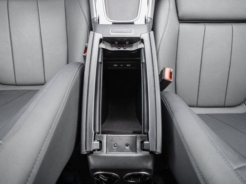 Certified 2025 Mercedes-Benz GLB 250 image 25