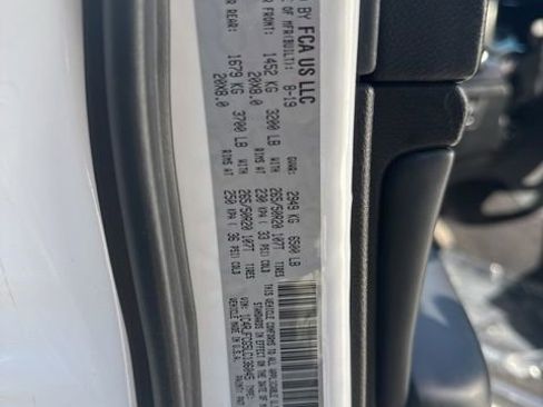 Used 2020 Jeep Grand Cherokee Overland image 9