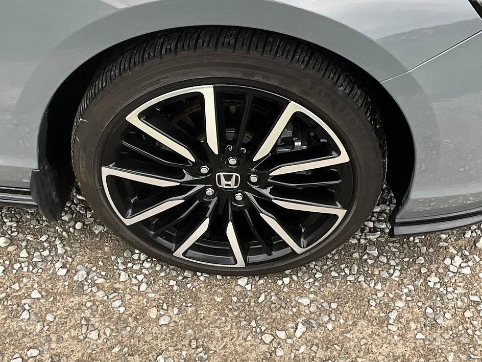 Used 2025 Honda Accord Touring image 12