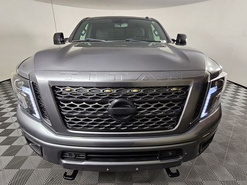 Used 2019 Nissan Titan SV w/ SV Convenience Package image 5