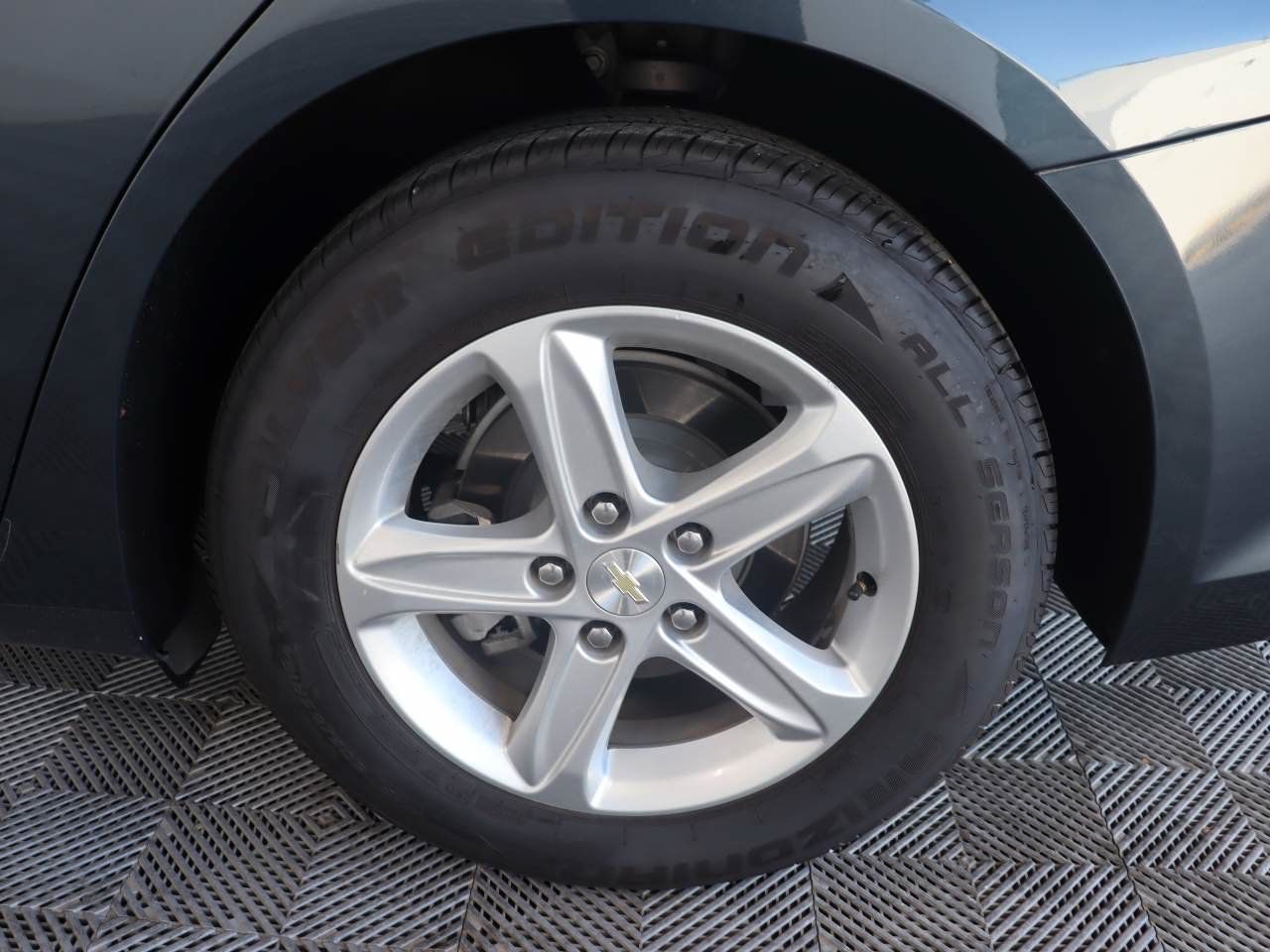 Used 2020 Chevrolet Malibu LS FWD image 16