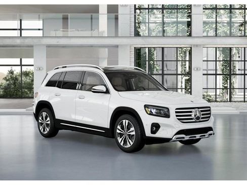 Used 2026 Mercedes-Benz GLB 250 4MATIC image 11
