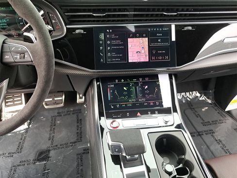 New 2025 Audi RS Q8 performance image 21