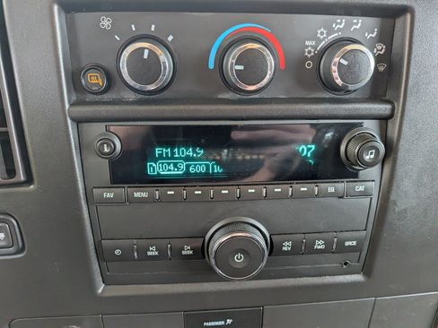 Used 2024 GMC Savana 2500 w/ Driver Convenience Package image 16