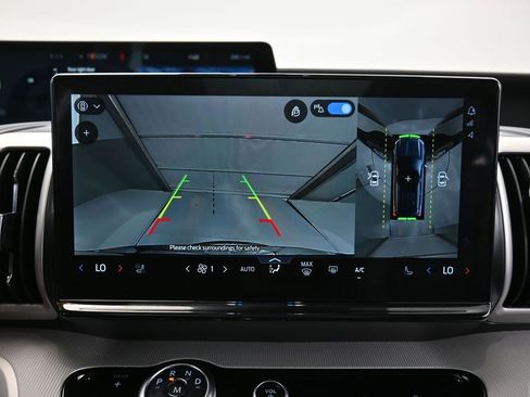 New 2025 Ford Expedition Active image 27