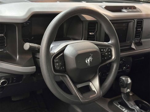 Used 2023 Ford Bronco Base image 16