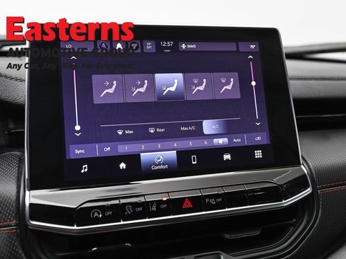 Used 2024 Jeep Compass Trailhawk AWD/4WD image 18