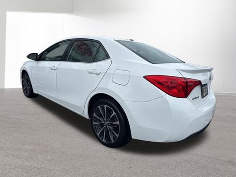 Used 2019 Toyota Corolla SE w/ SE Premium Package FWD image 6