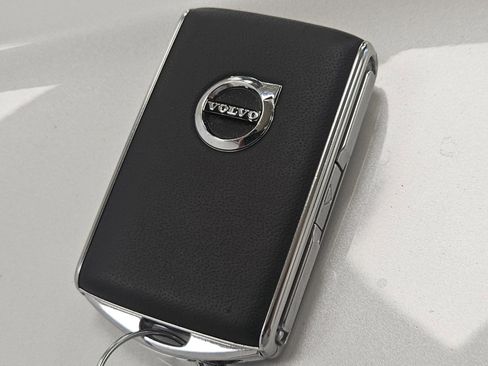 Used 2023 Volvo XC60 B5 Plus w/ Climate Package image 43