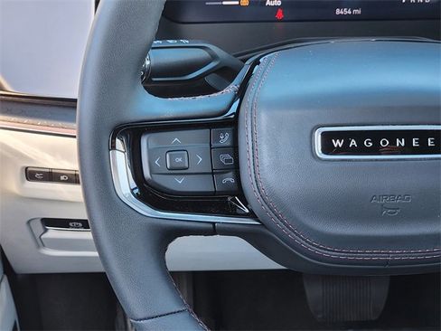 Used 2025 Jeep Wagoneer S Limited image 27