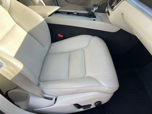 Used 2019 Volvo S60 T5 Momentum w/ Premium Package image 13