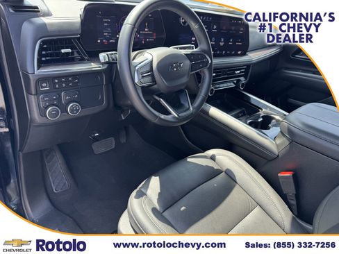 Used 2025 Chevrolet Suburban Z71 AWD/4WD image 17