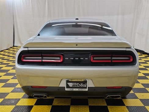 Used 2020 Dodge Challenger SXT w/ Driver Convenience Group image 4
