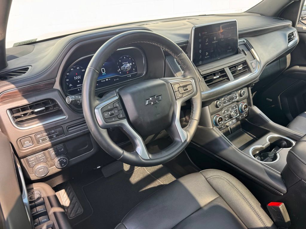 Used 2024 Chevrolet Suburban Z71 w/ Luxury Package AWD/4WD image 3