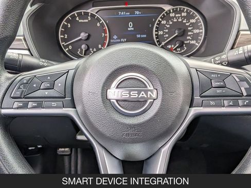 Used 2025 Nissan Altima 2.5 SV FWD image 12