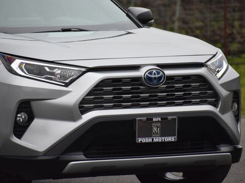 Used 2021 Toyota RAV4 XSE image 4