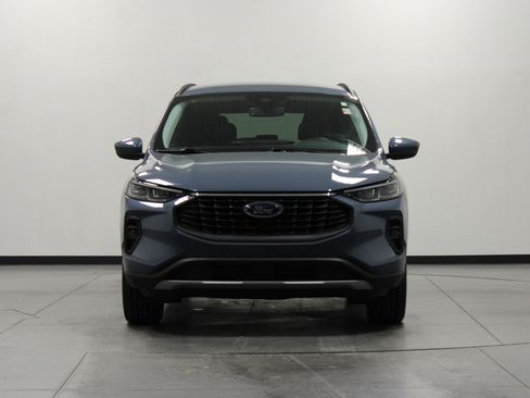 Used 2025 Ford Escape Platinum image 9