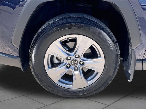 Used 2025 Toyota RAV4 XLE FWD image 11