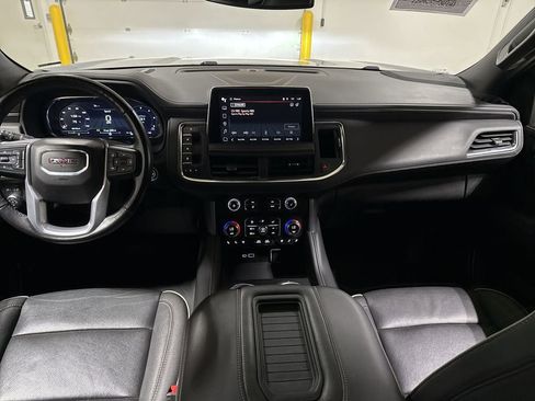 Used 2022 GMC Yukon XL SLT w/ SLT Luxury Package image 10