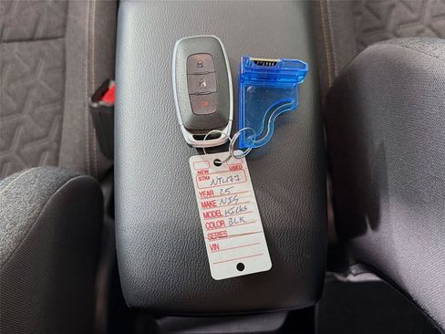 Used 2025 Nissan Kicks SV FWD image 30