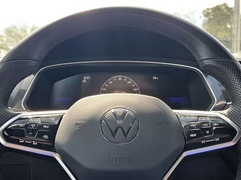 Used 2023 Volkswagen Tiguan SE R-Line image 26