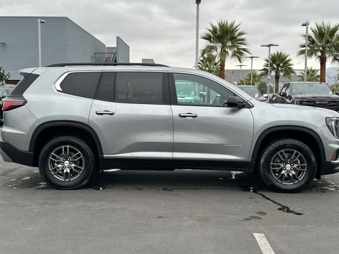Used 2025 GMC Acadia Elevation image 3