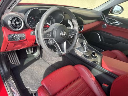 Used 2019 Alfa Romeo Giulia Ti Sport w/ Quick Order Package 22U Sport image 4