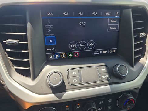 Used 2023 GMC Acadia SLE FWD image 15