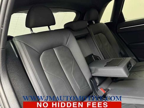 Used 2020 Audi Q3 2.0T Premium w/ Convenience Package AWD/4WD image 19