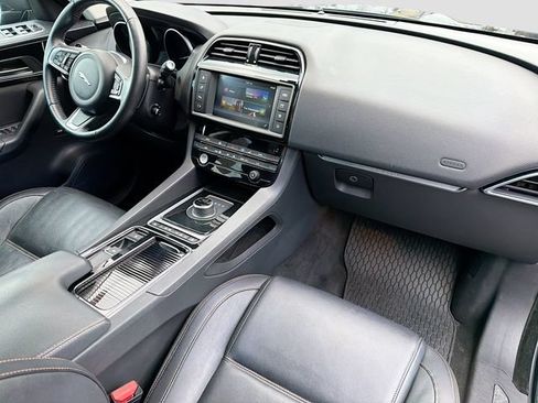 Used 2018 Jaguar F-PACE Prestige AWD/4WD image 29