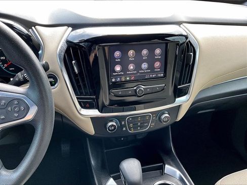 Used 2022 Chevrolet Traverse LS FWD image 24