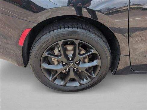Used 2023 Chrysler Pacifica Limited w/ S Appearance Package AWD/4WD image 22