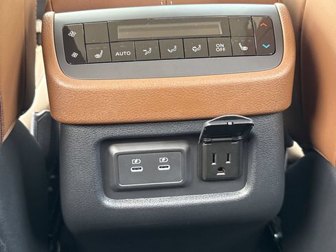 New 2026 Nissan Pathfinder Platinum FWD image 20