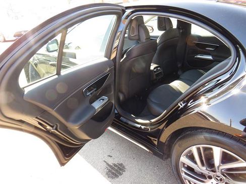 Used 2024 Mercedes-Benz E 350 4MATIC Sedan image 19