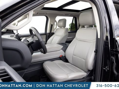 Used 2025 Ford Expedition Active AWD/4WD image 14