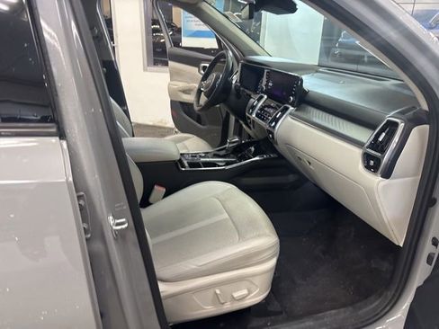 Certified 2023 Kia Sorento SX image 17
