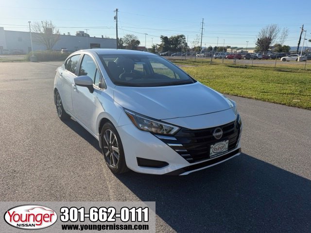Certified 2025 Nissan Versa SV w/ Trunk Package FWD image 1