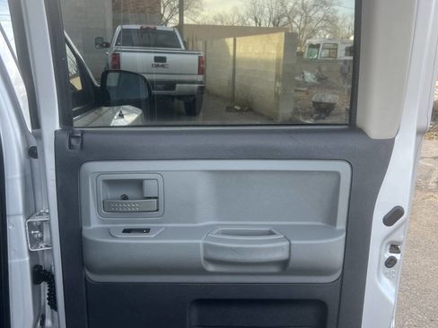 Used 2011 Dodge Dakota Big Horn image 19