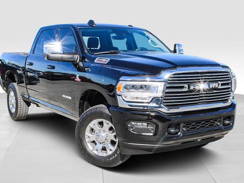 Used 2024 RAM 2500 Laramie w/ Safety Group AWD/4WD image 2